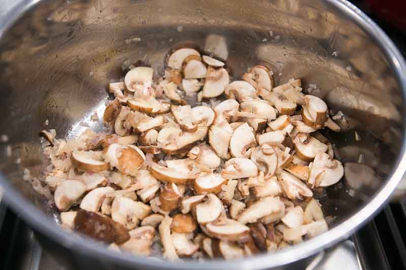 cream-of-wild-mushroom-soup-method-4