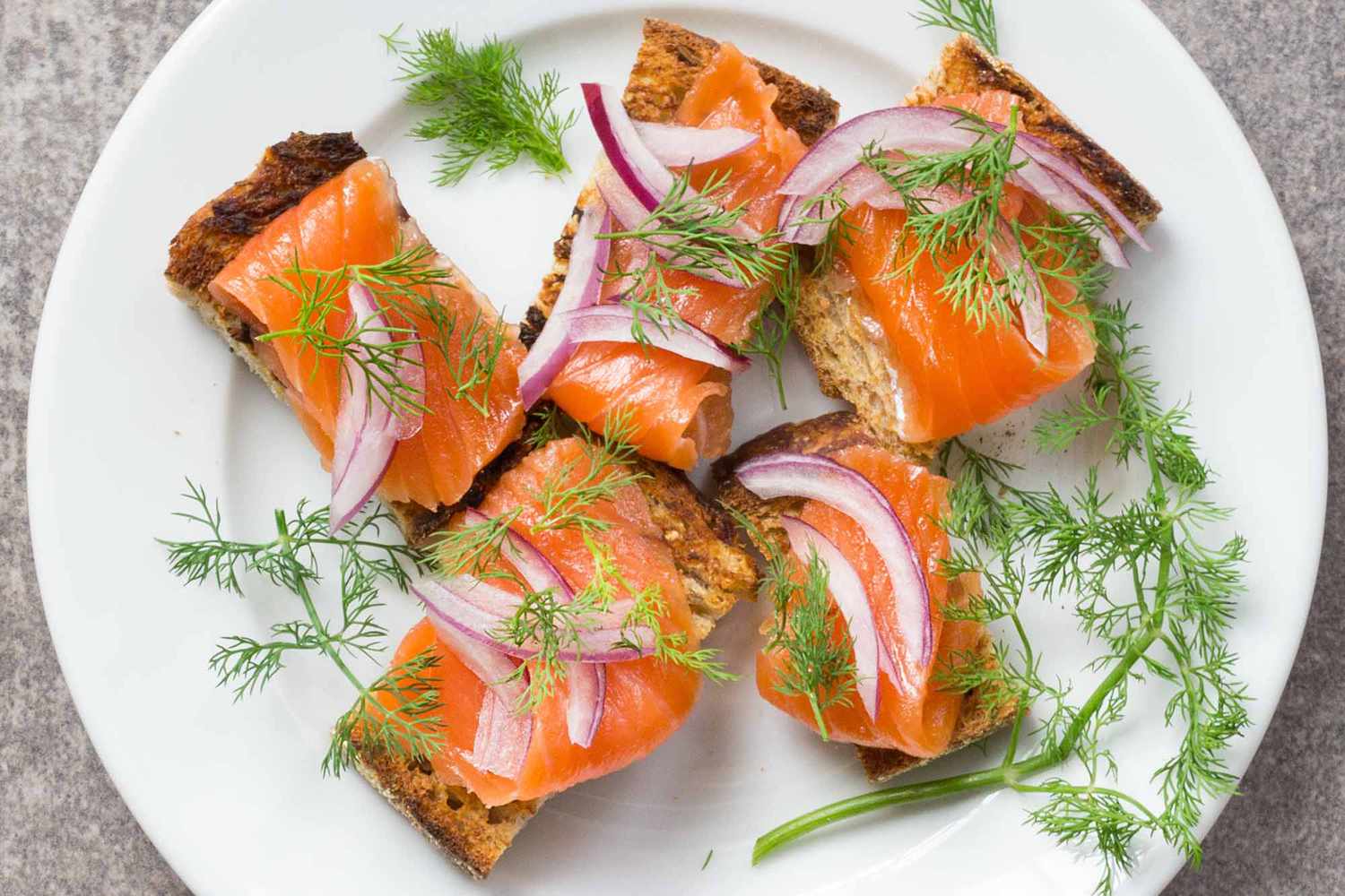 gravlax in toast