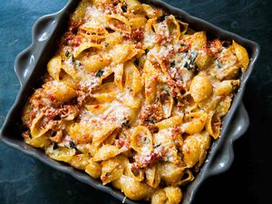 Pasta with Tuna and Tomato Sauce