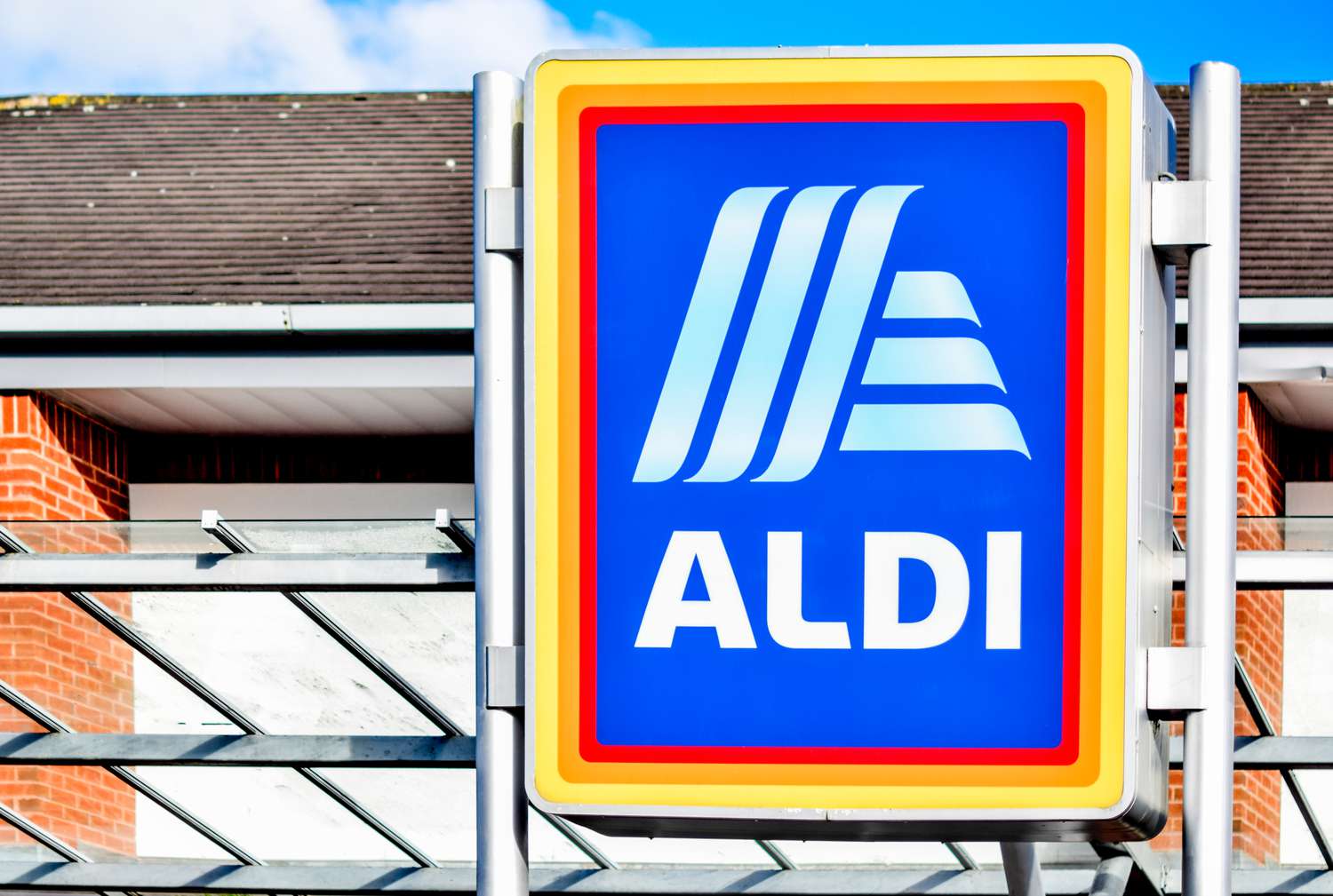 Aldi storefront sign