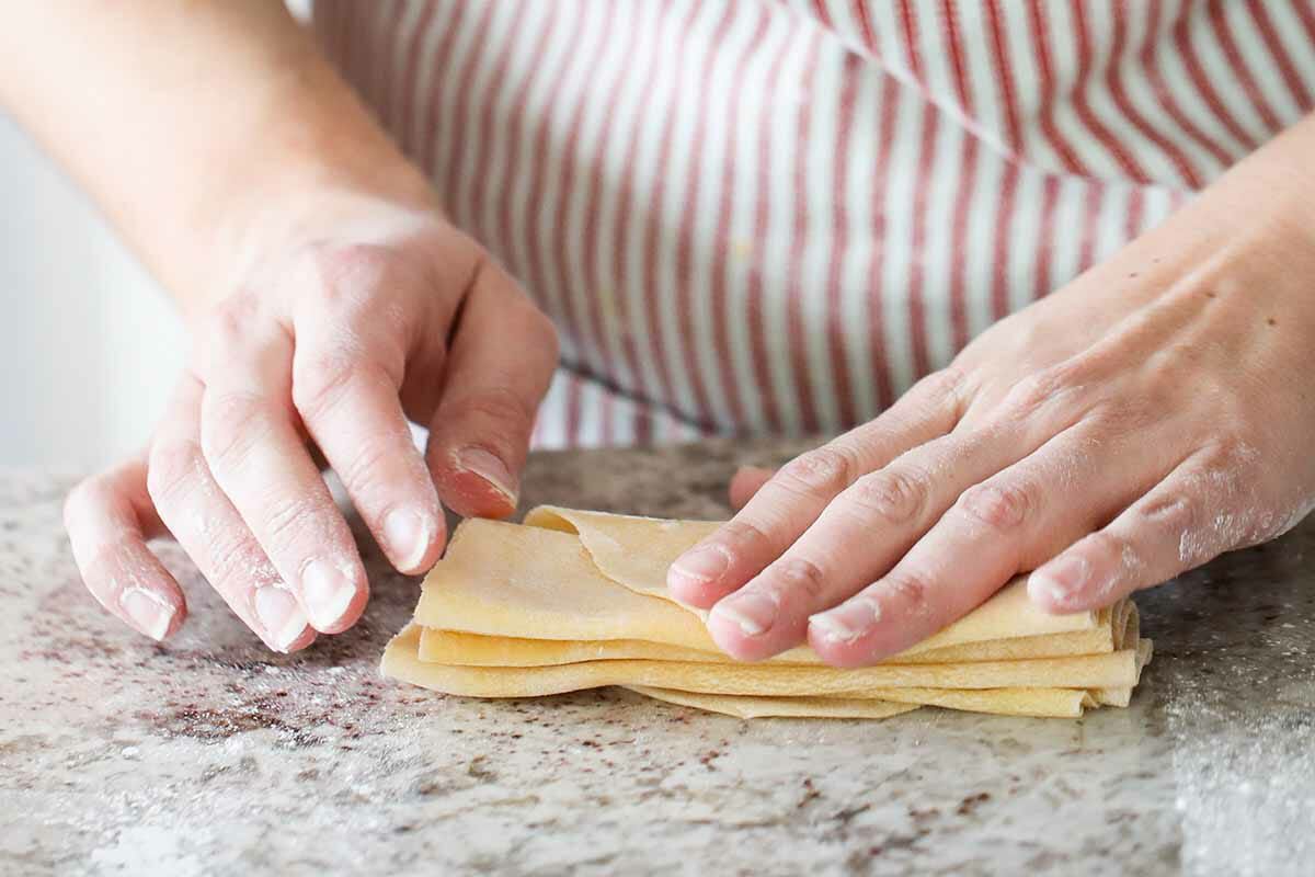 How to make homemade pasta pile dough like accordion
