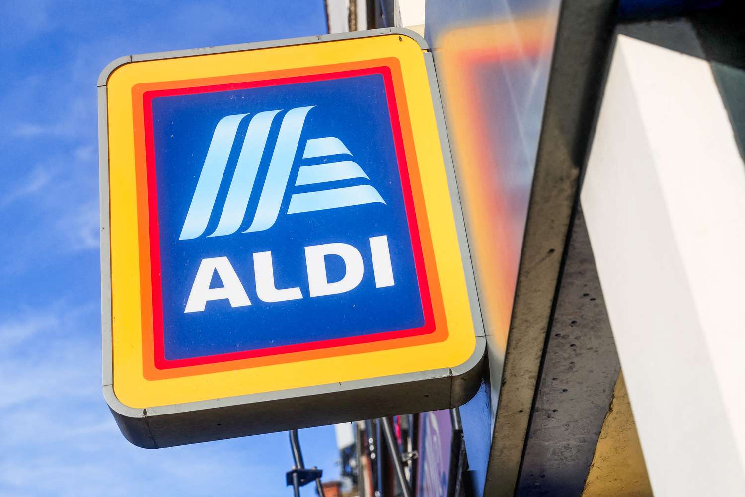 An ALDI sign on the side of a building