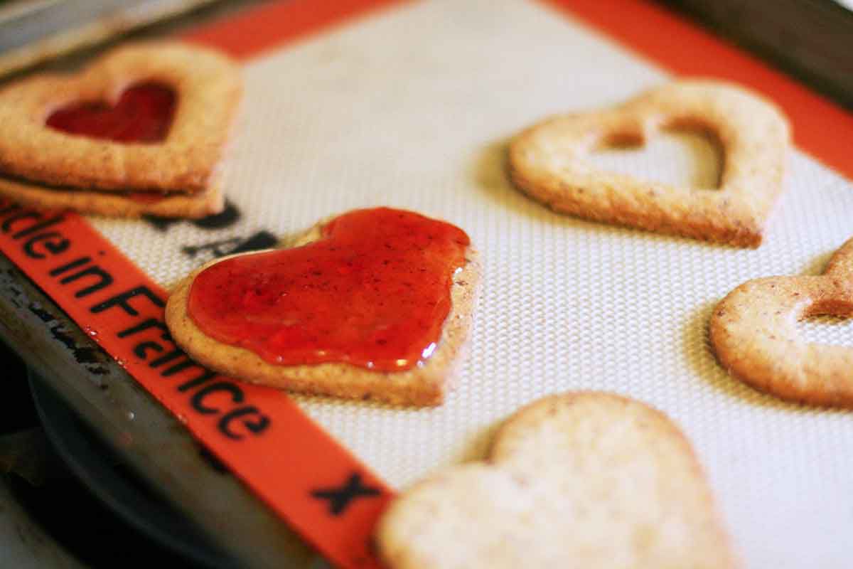 valentine-linzer-cookies-method-4