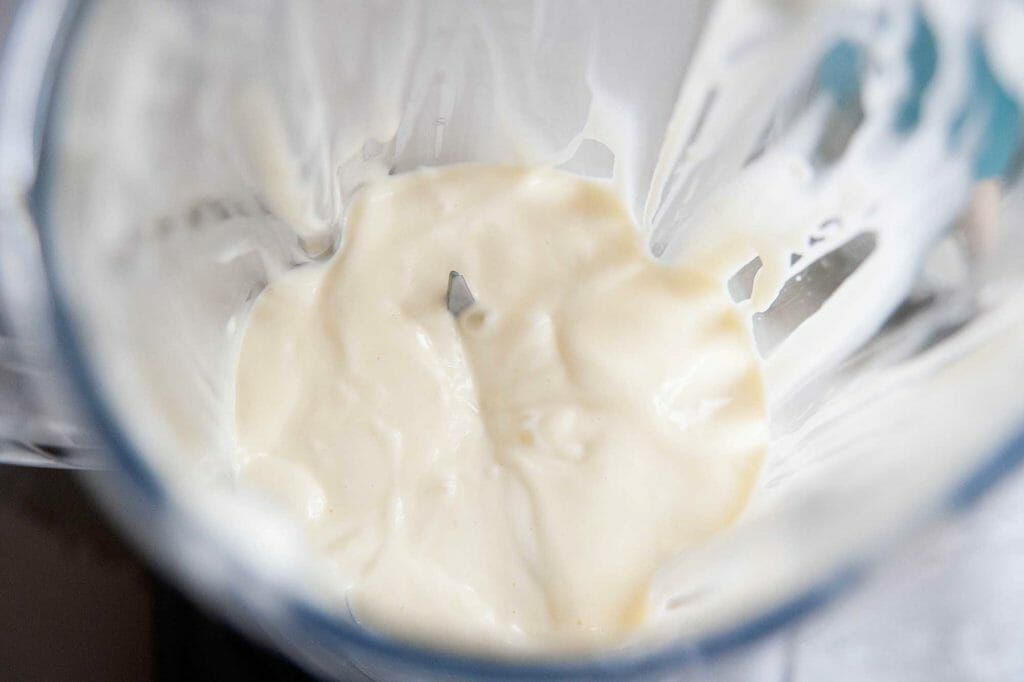 Making mayo in a blender