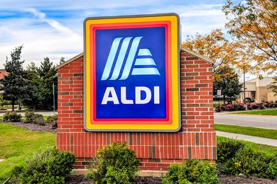 Entrance sign to Aldi