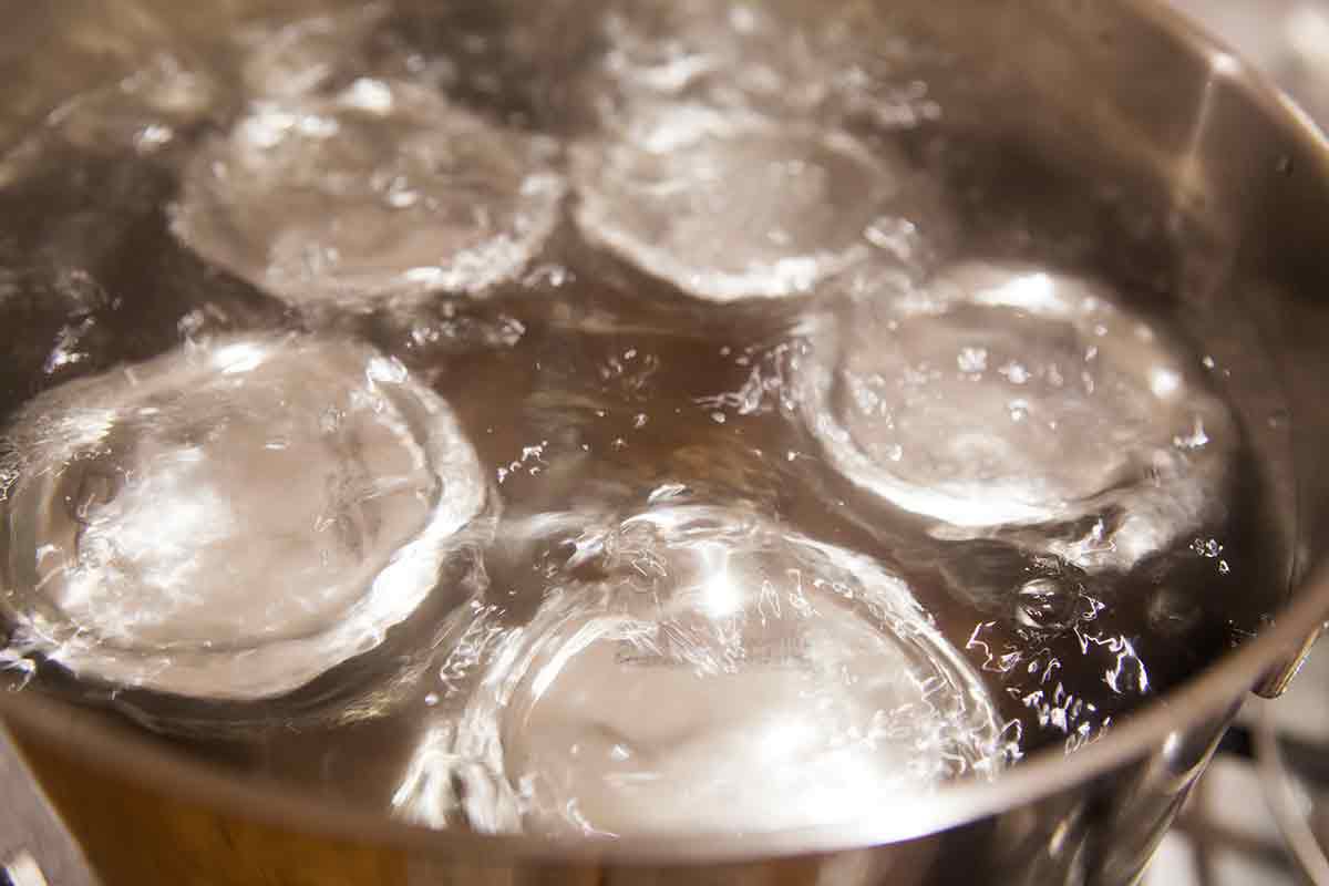 sterilizing lids for canning salsa