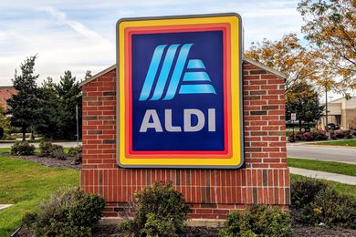 Standalone Aldi grocery store sign