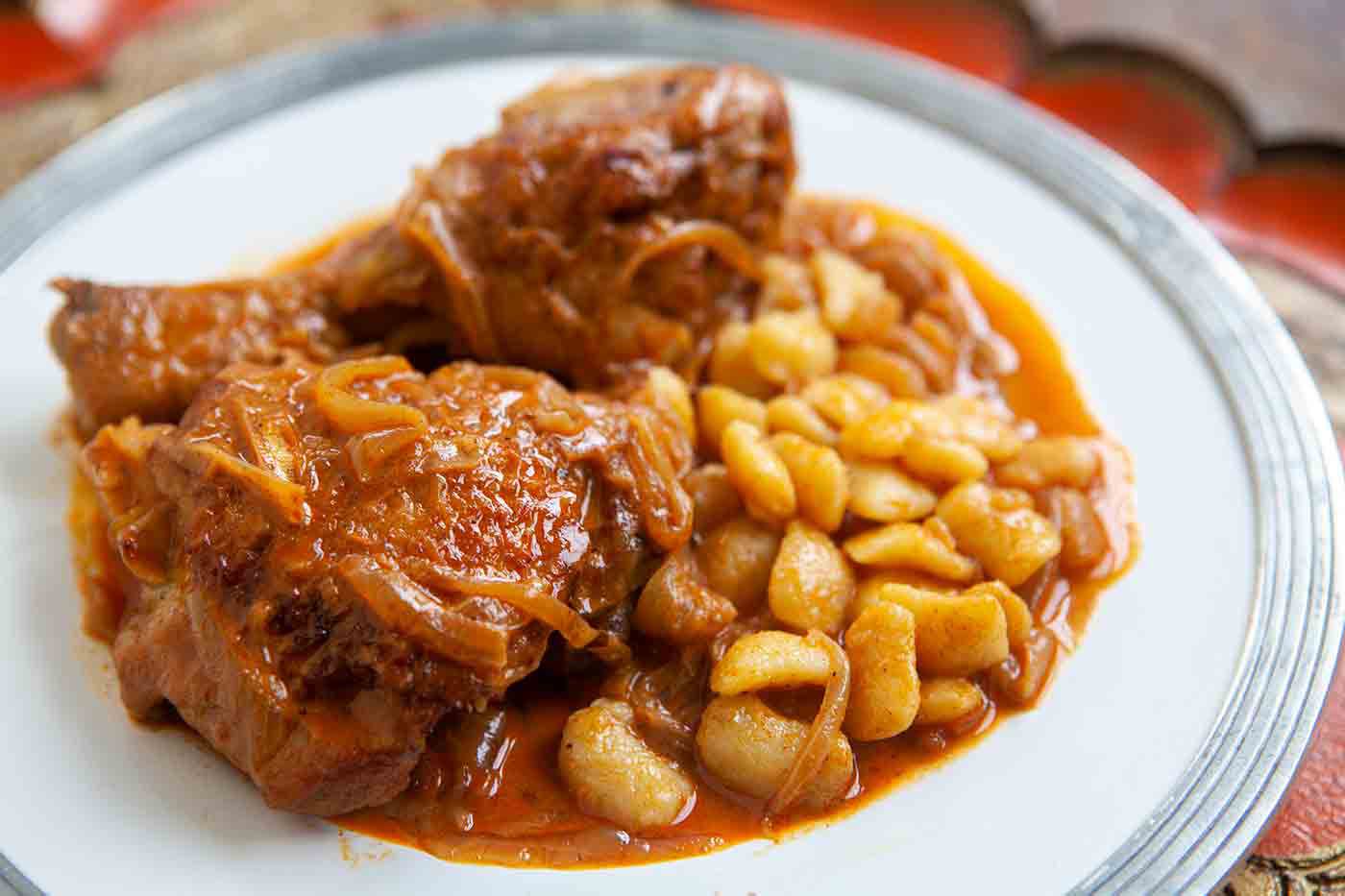 how to make chicken paprikash