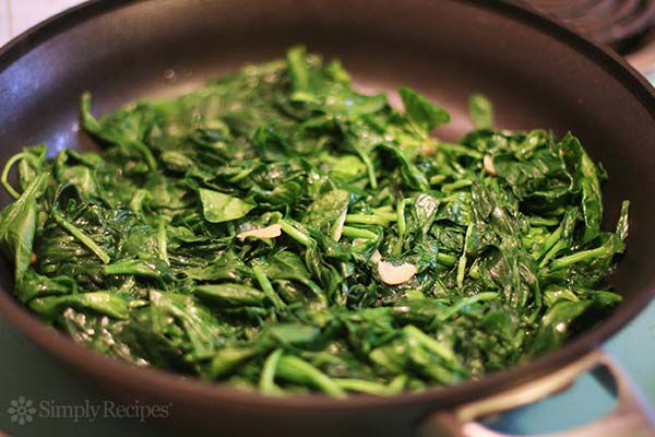 how to cook spinach in pan