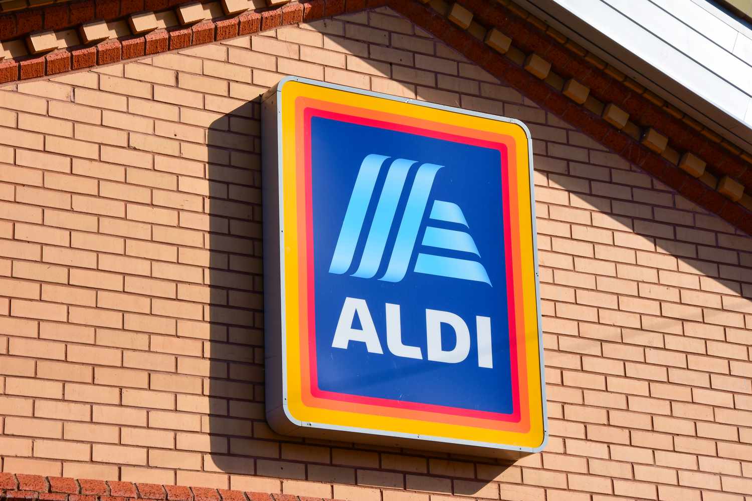 Aldi storefront sign