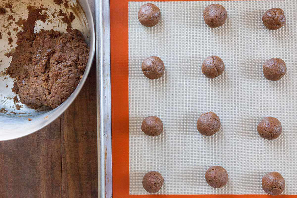 how to shape Pfeffernüsse Spice Cookies