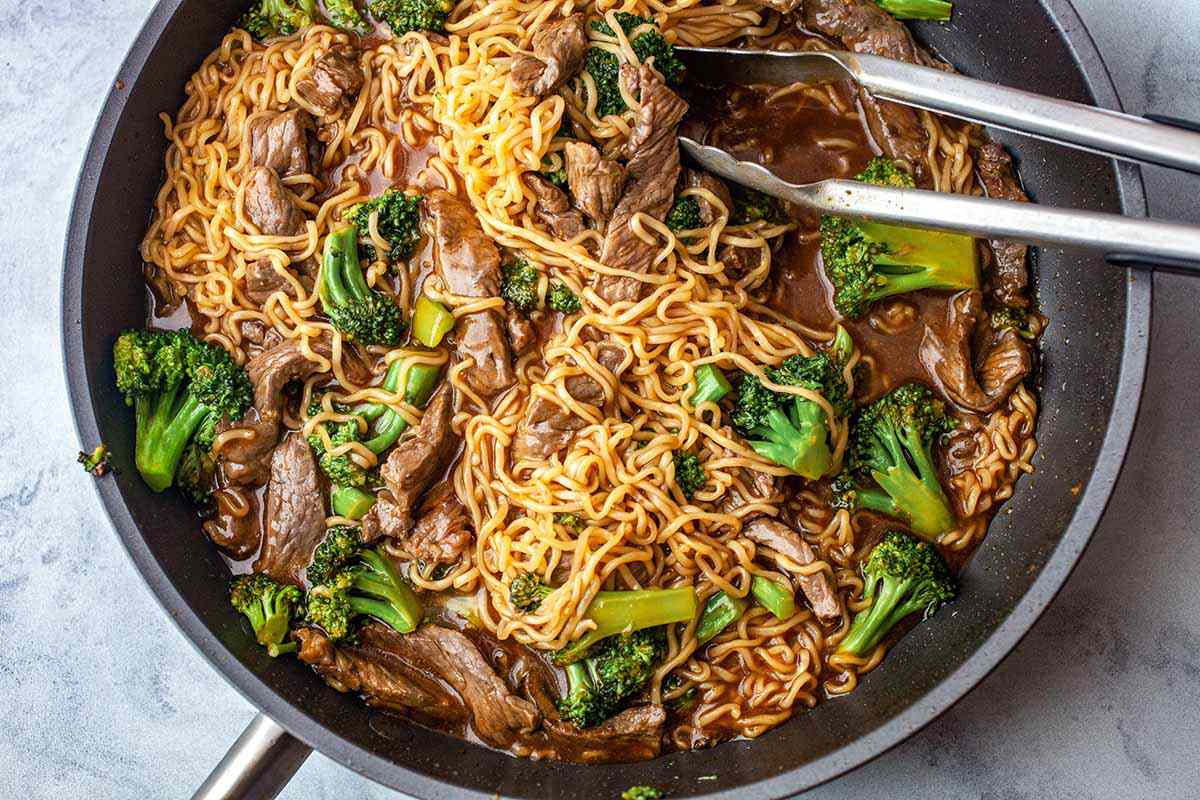 Beef and Broccoli with Ramen Noodles stir to combine