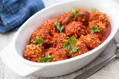 Porcupine meatballs with rice in a white dish
