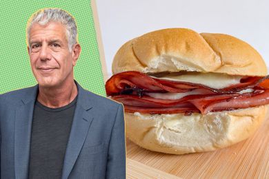 Anthony Bourdain cut-out next to a photo of his sandwich