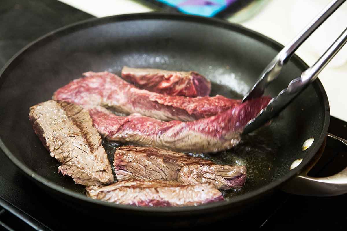 How to cook hanger steak - searing on all sides