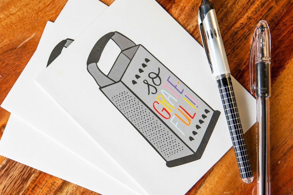 Thanksgiving family ideas with cardstock paper and pens.