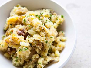 Smashed New Potatoes with Garlic and Chives