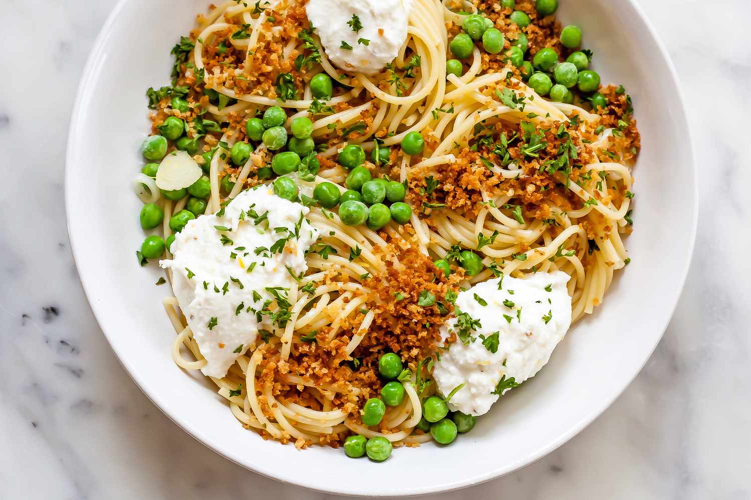 Pasta with ricotta and peas