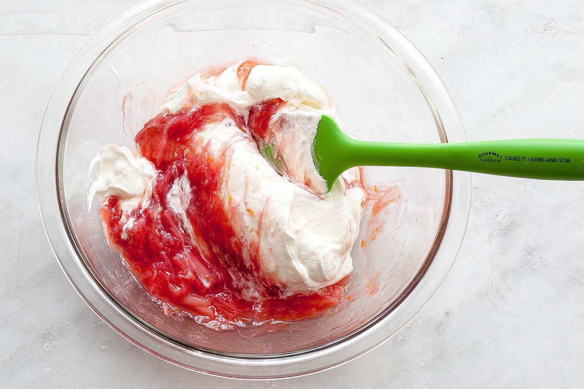 Easy Rhubarb Fool
