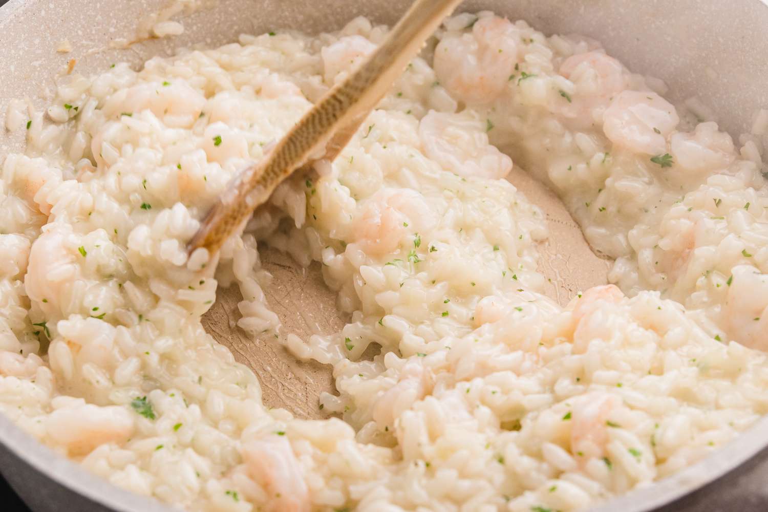 Stir Shrimp Risotto in Pot 