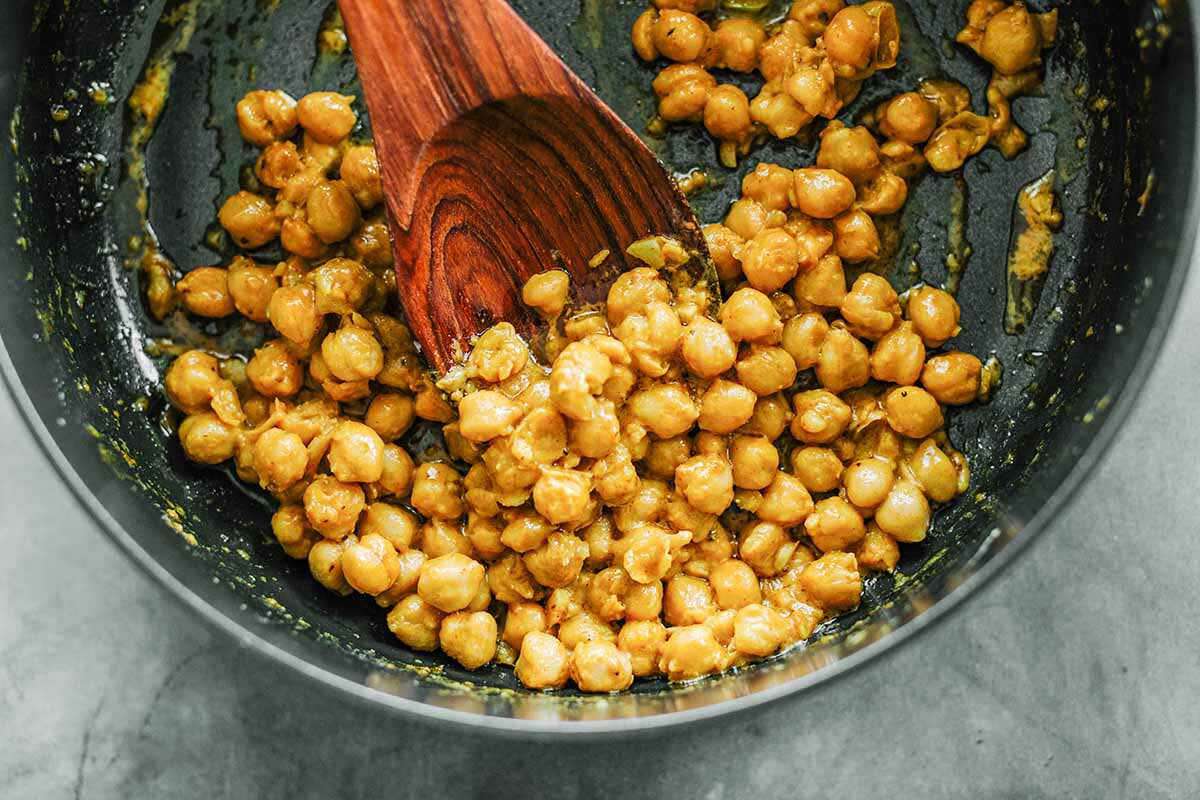 Baked Potatoes with Chickpeas cook the chickpeas