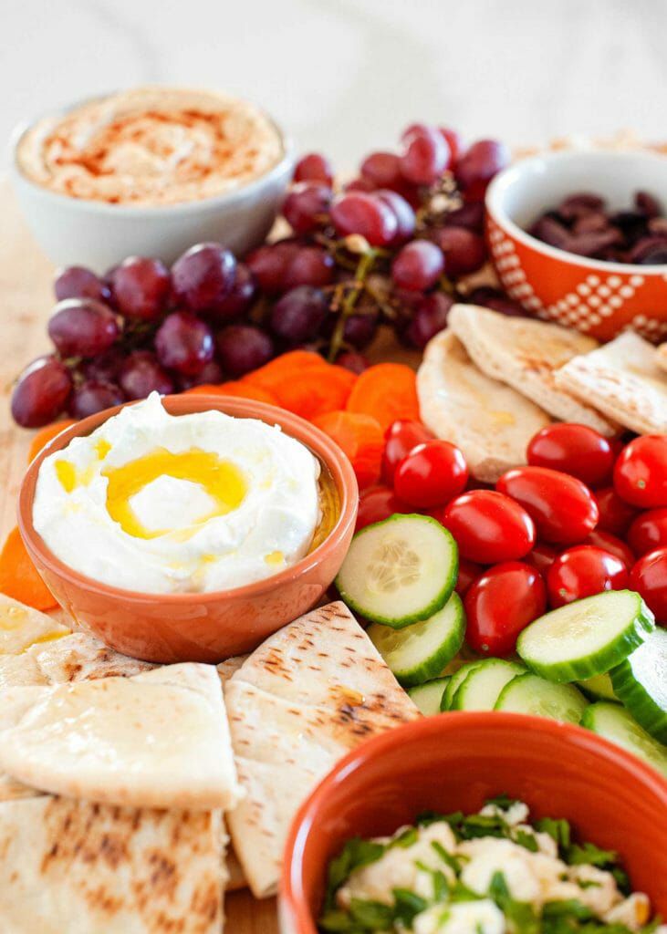 How to build a mediterranean mezze platter for dinner