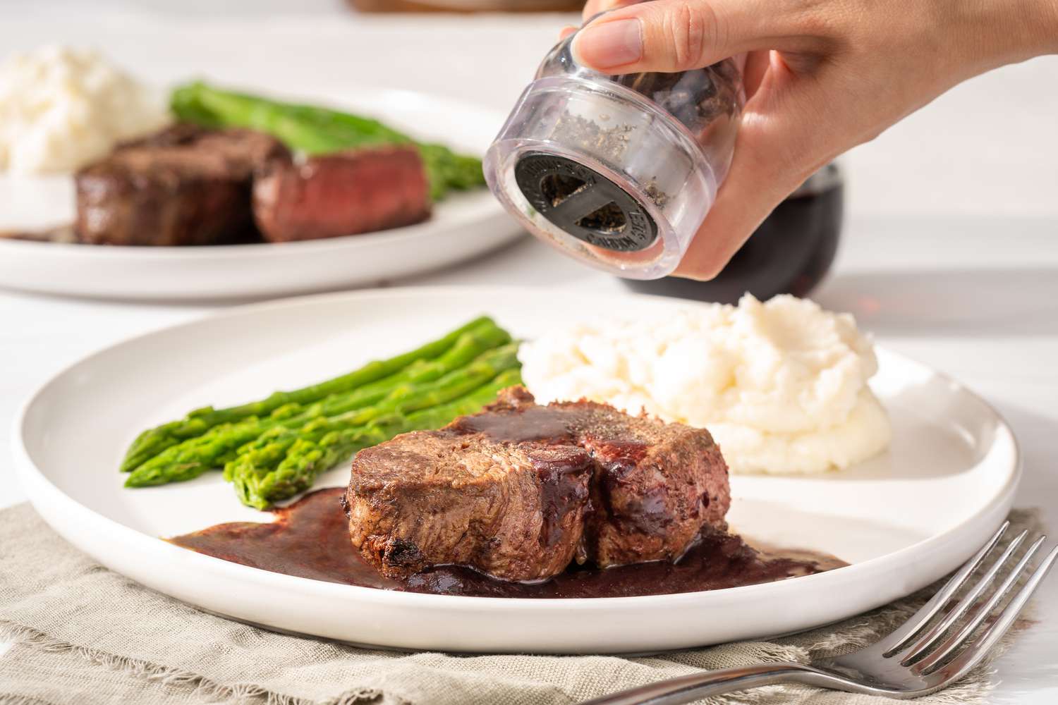 Filet Mignon with Red Wine Sauce