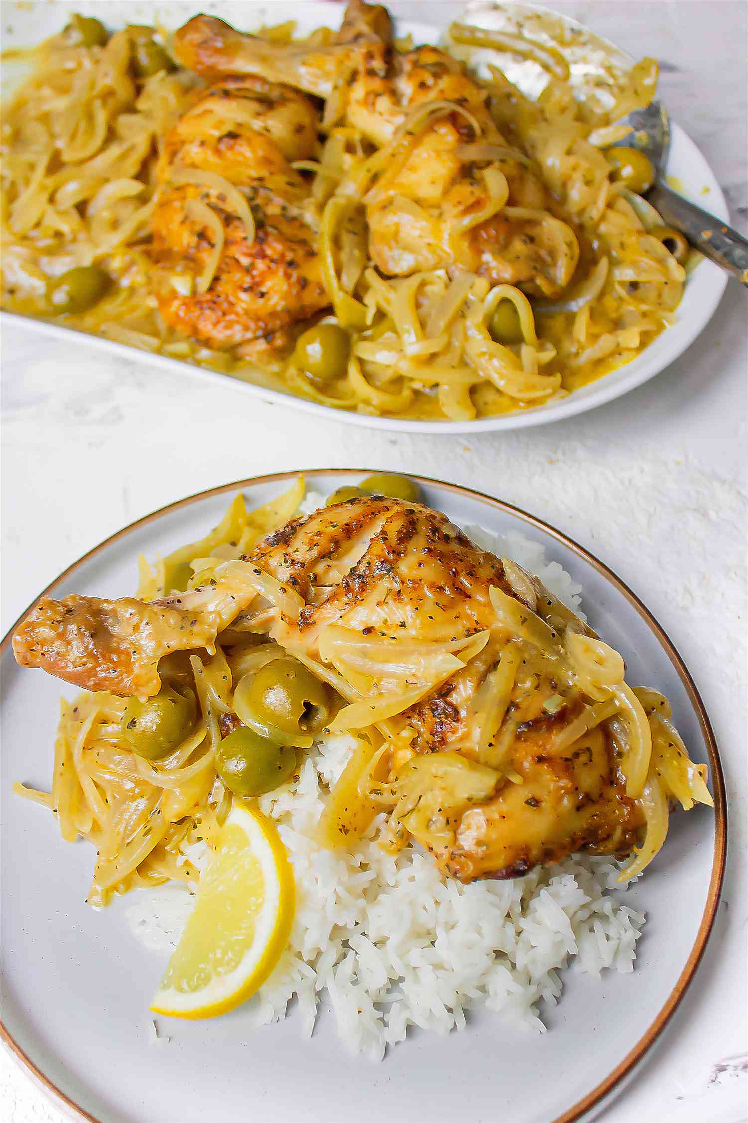 Chicken yassa with white rice