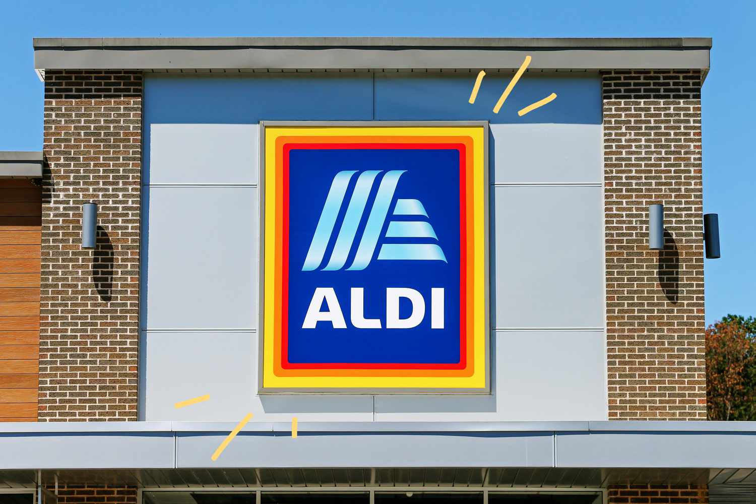 aldi sign on the top of a building