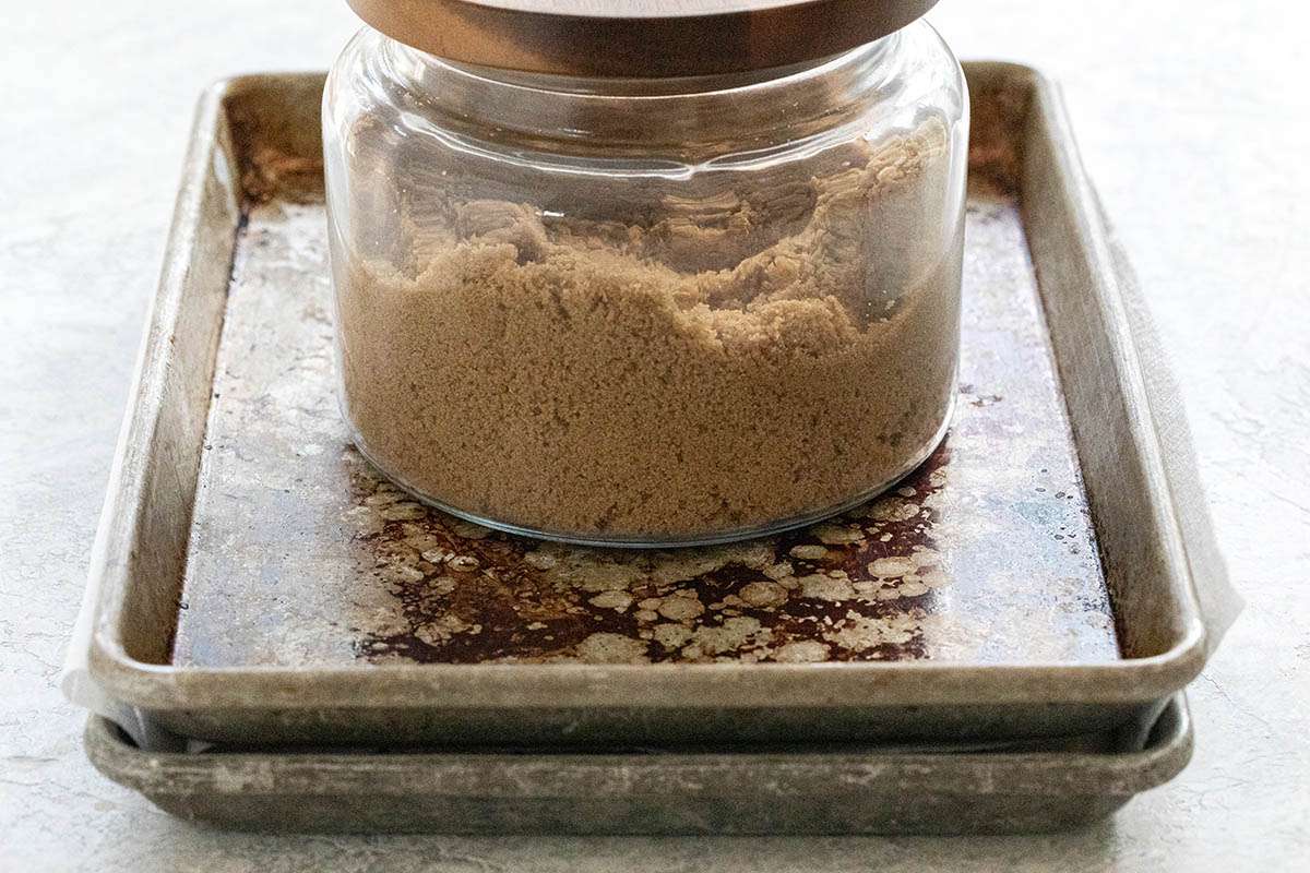 A canister with a spice blend to make a Healthy Stir Fry.