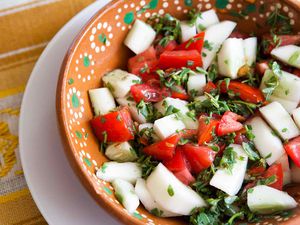 Tomato Cucumber Purslane Salad