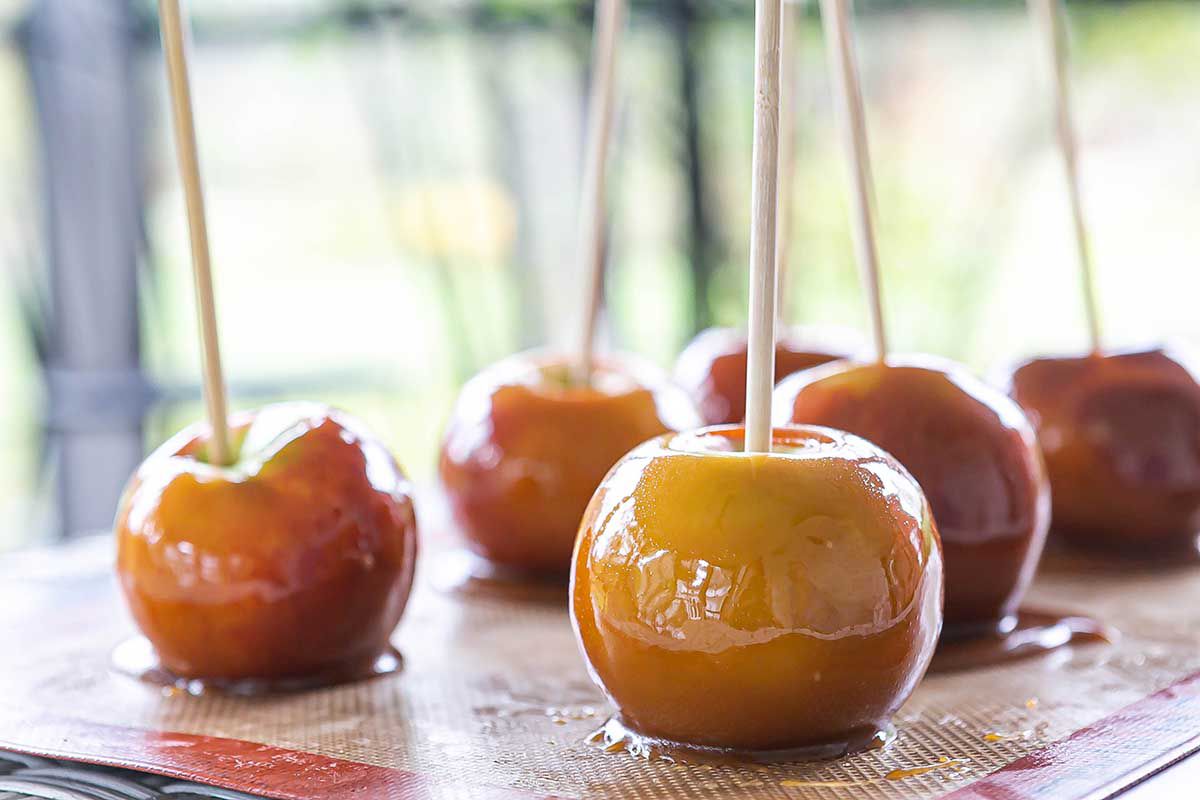 Caramel Apples Recipe apples just dipped in caramel