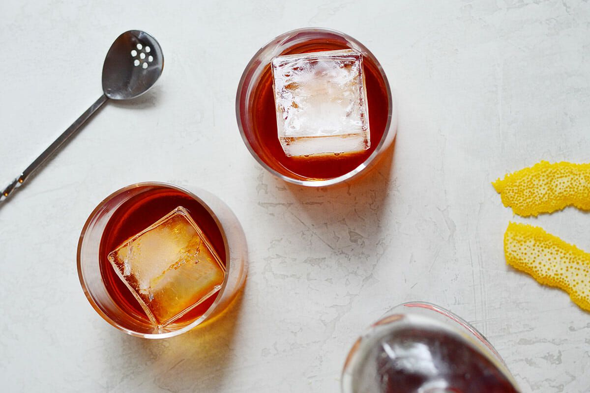 Old Fashioned Cocktail with Maple make the cocktail