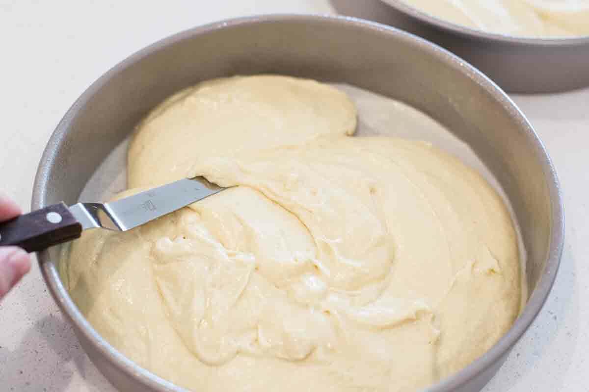How to Make Vanilla Layer Cake fill the pans