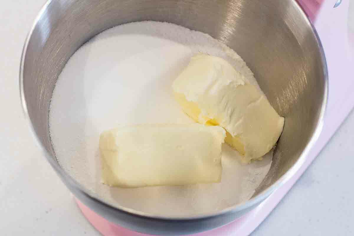 How to Make Vanilla Cake reverse cream