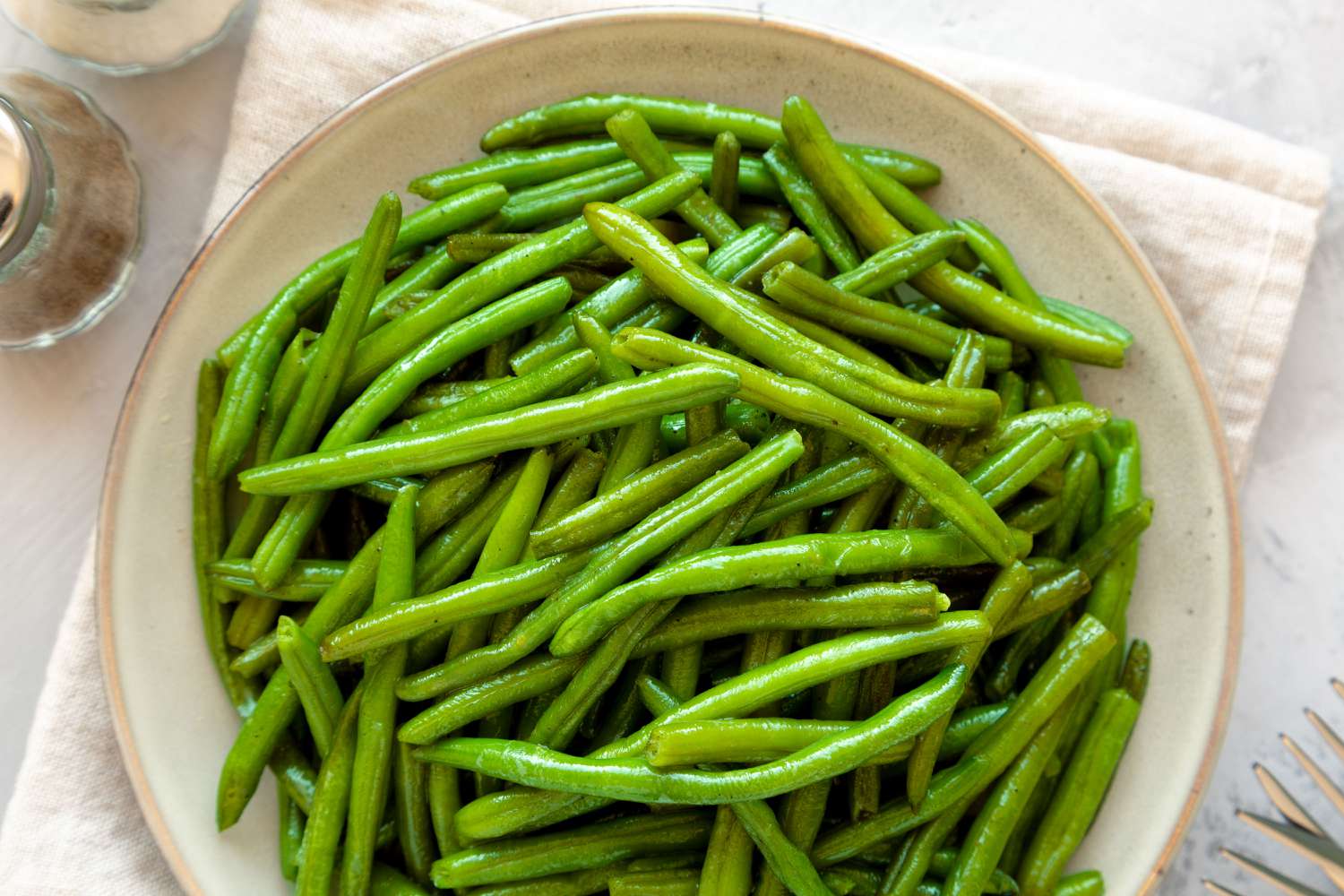 platter of cooked green beans