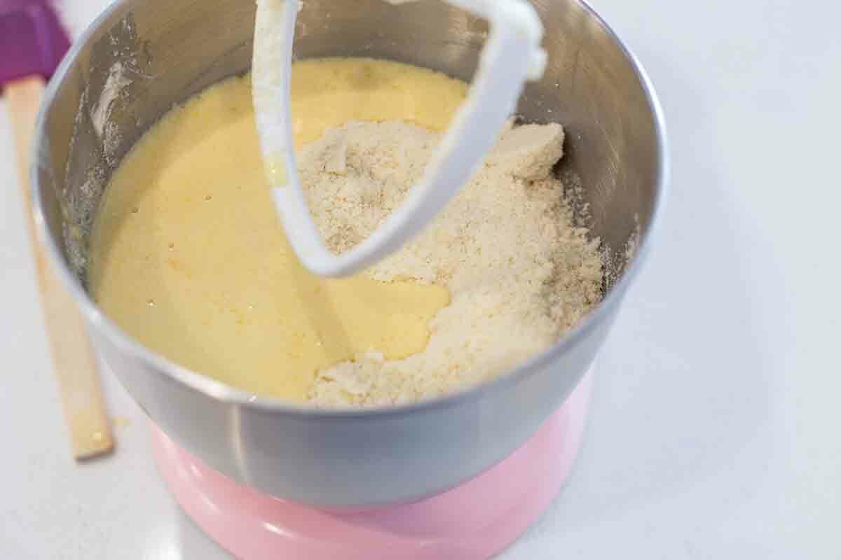 Vanilla Layer Cake Recipe add the wet ingredients