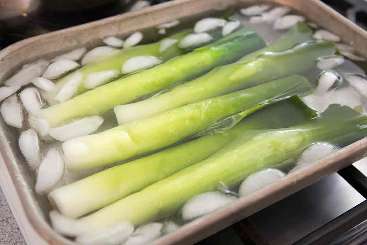 leeks vinaigrette ice bath