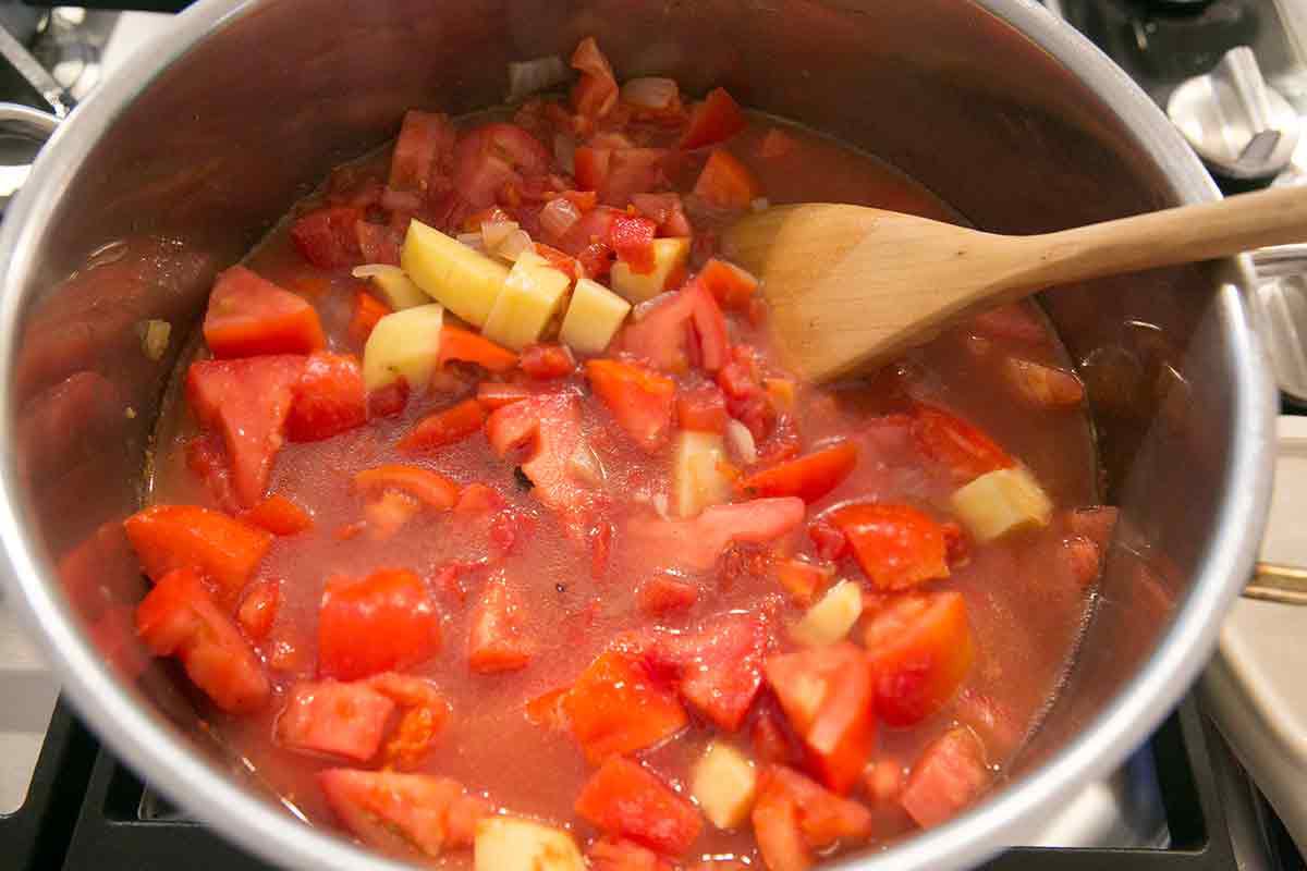 tomato-bean-bacon-soup-method-4