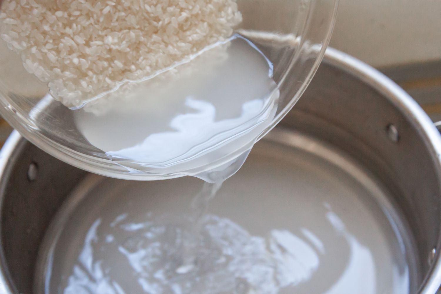 Water Poured Out from Bowl of Rice (Method 2)
