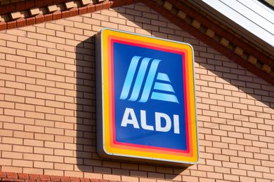 Aldi storefront sign