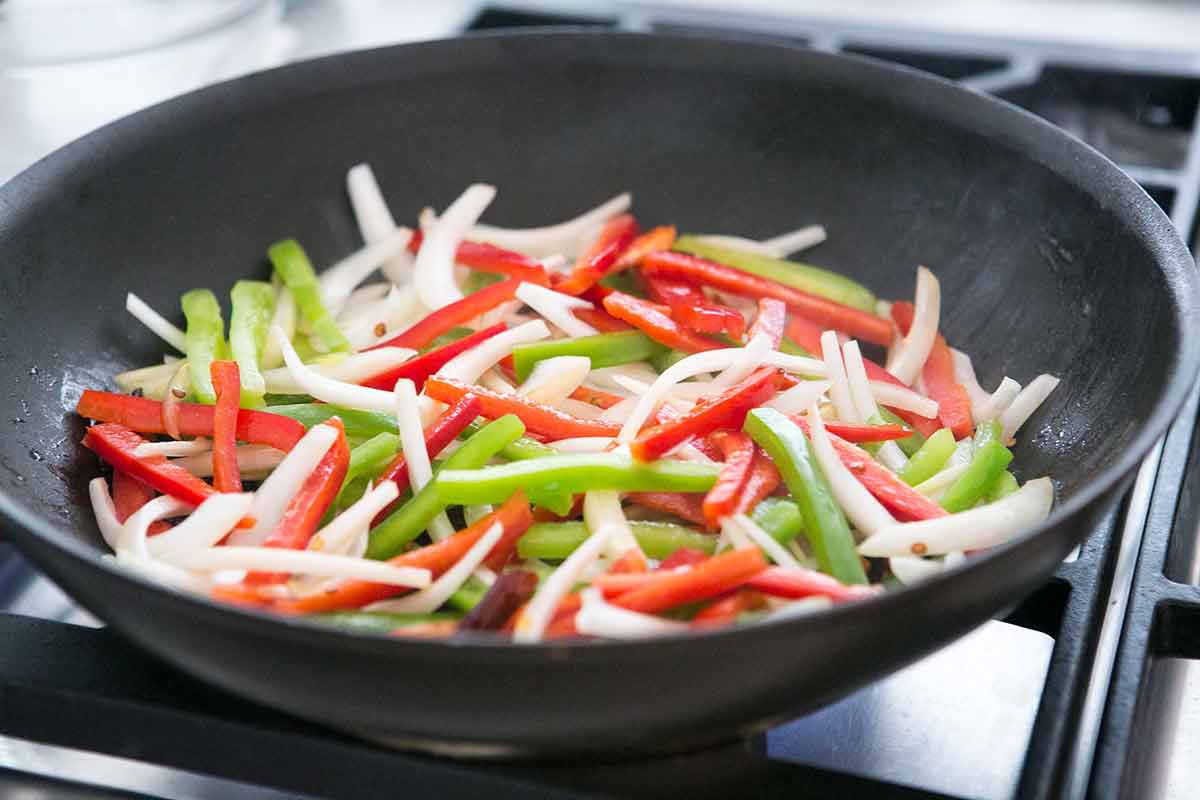 quick-beef-stir-fry-bell-peppers-method-4