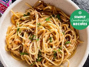 spaghetti in a white bowl 