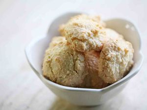 Homemade Amaretti Cookies