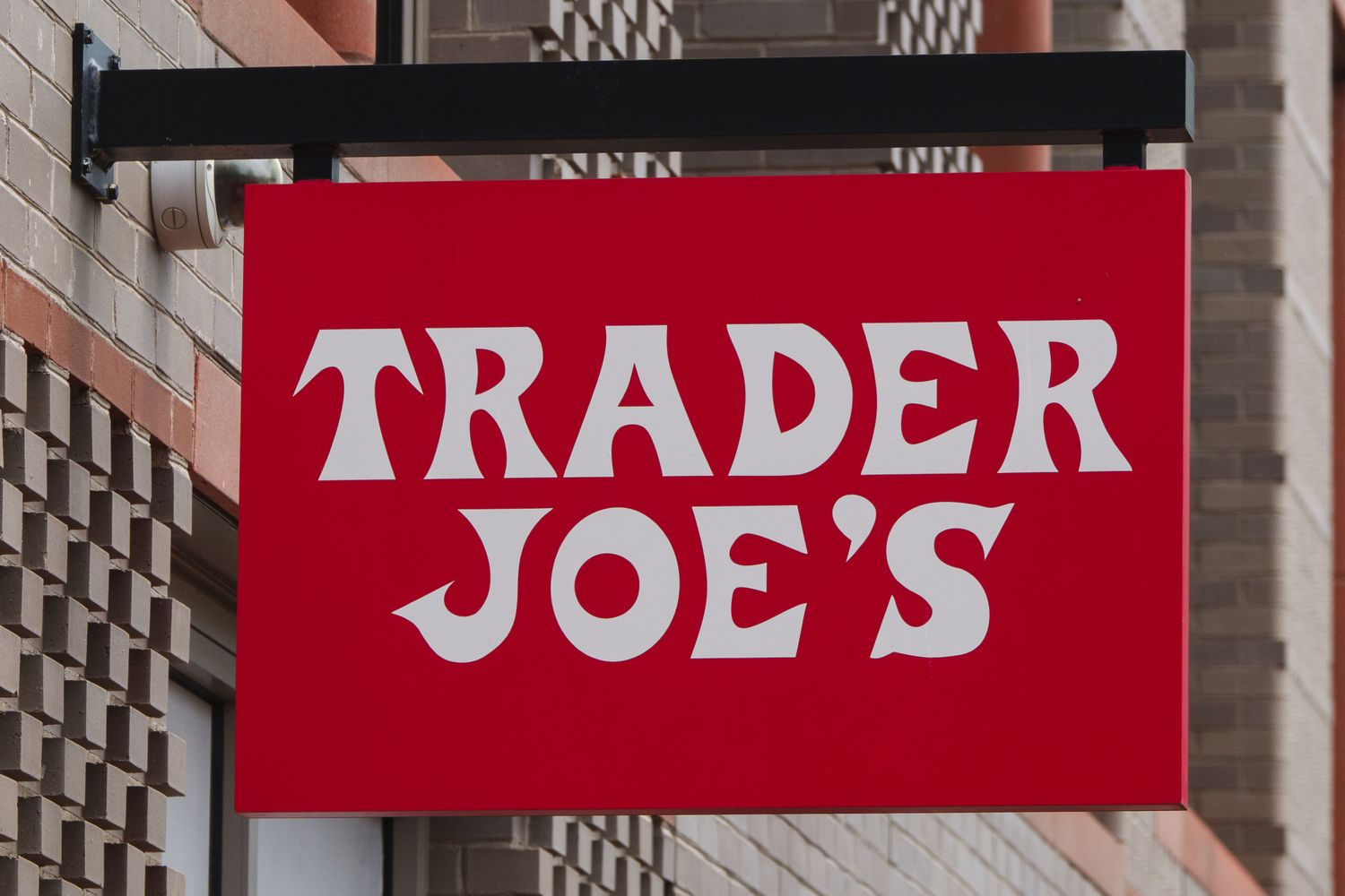 Trader Joes storefront sign