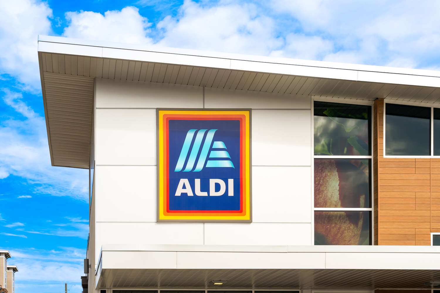 Image of the Aldi sign on the front of a store