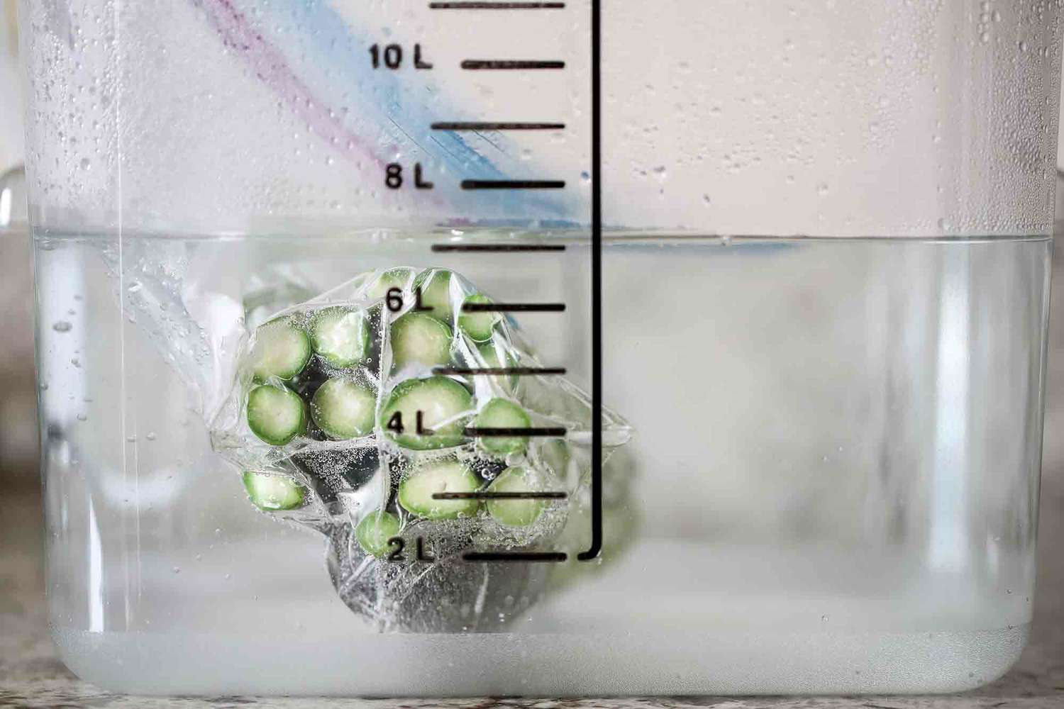 How to Sous Vide Asparagus cook the asparagus