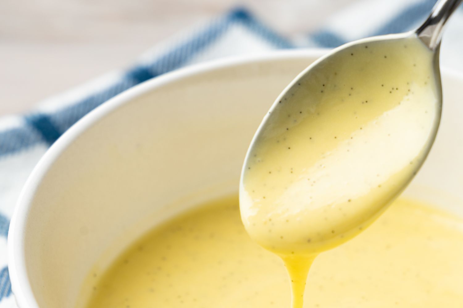 vanilla bean paste in creme 