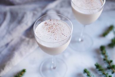 brandy and heavy cream cocktail with grated nutmeg