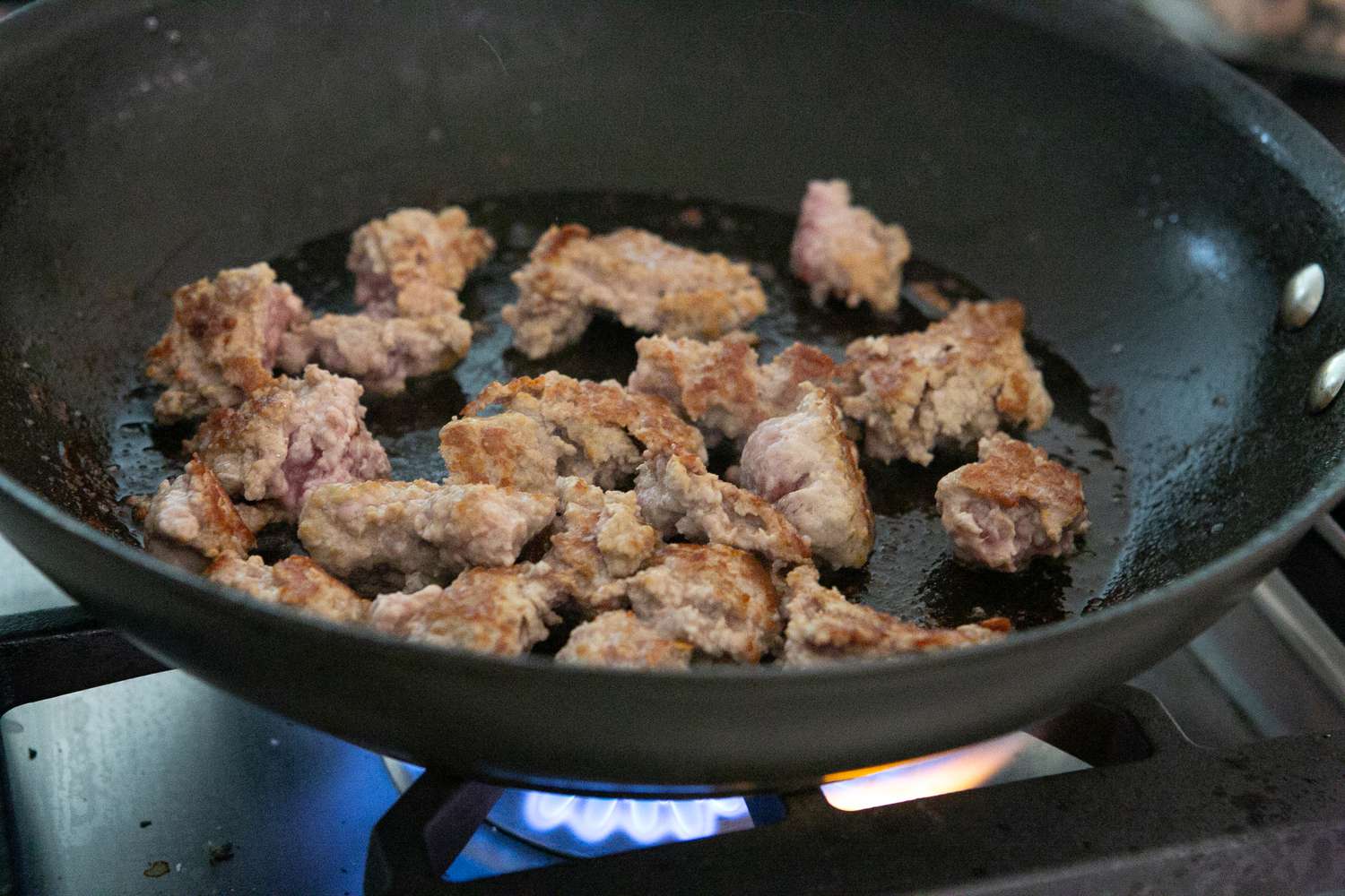 Ground Turkey in Pan on Stove Chile en Nogada